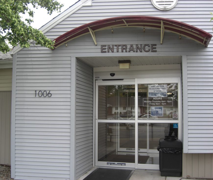 Entrance to Shawnee Health Care in Carterville